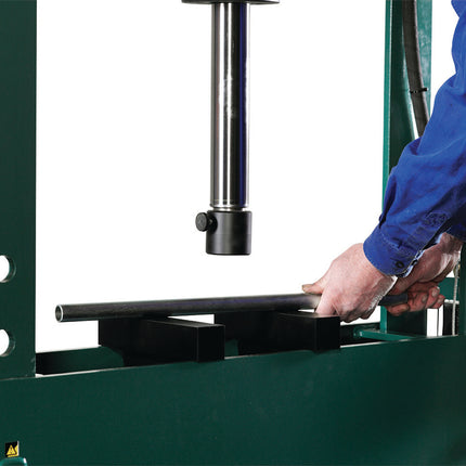 53417000 - Hydraulic Workshop Press 70 Tonne Hand/Foot Operated